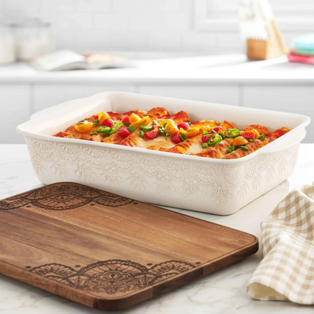 ❤️ Sold 2025 The Pioneer Woman Vintage Lace Linen Floral Embossed Baking Dish